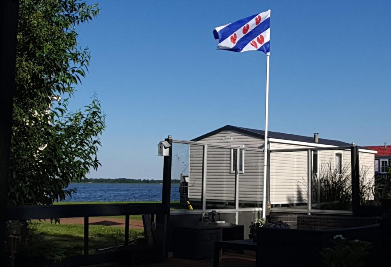 Ús twadde plakje op vakantiepark bergumermeer Suameer Buitenkant foto