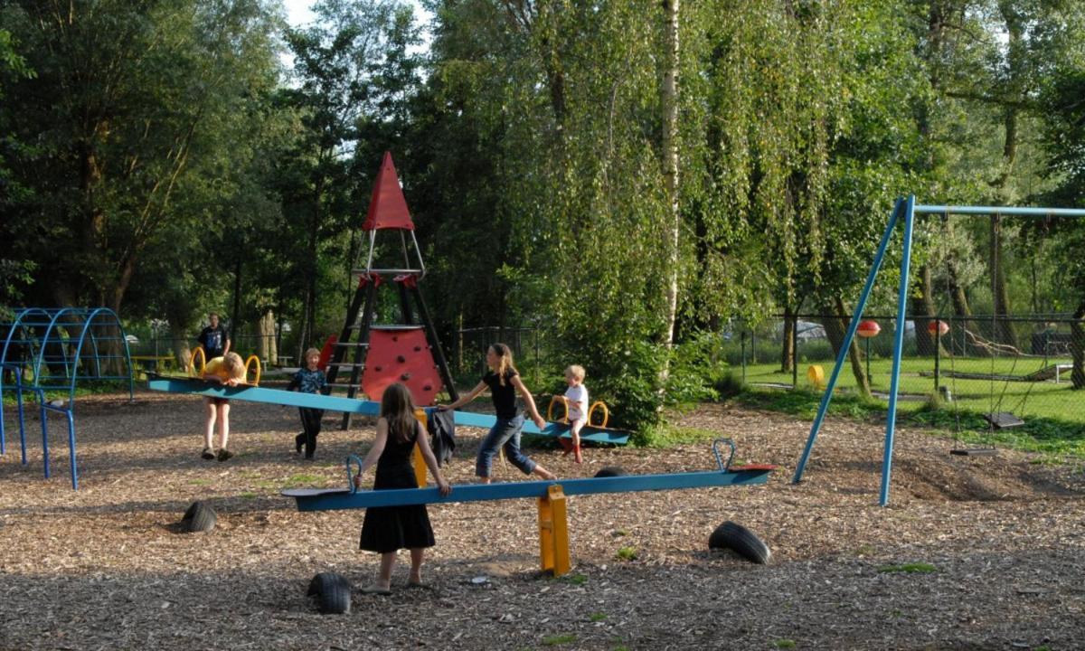 Ús twadde plakje op vakantiepark bergumermeer Suameer Buitenkant foto